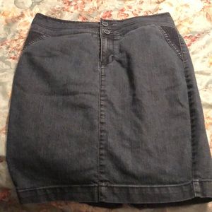 Cute and Stylish Dark wash denim skirt Size M